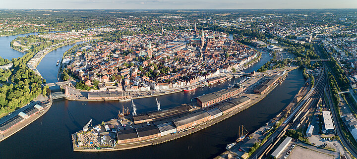 [Drohnenaufnahme Lübeck Herbst - Copyright: LTM]]