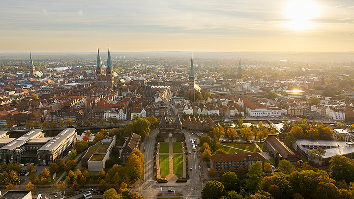 [Drohnenaufnahme Lübeck Herbst - Copyright: LTM]